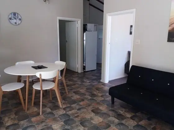 Apart Daire, 2 Yatak Odası (Ground Level Motel Unit)