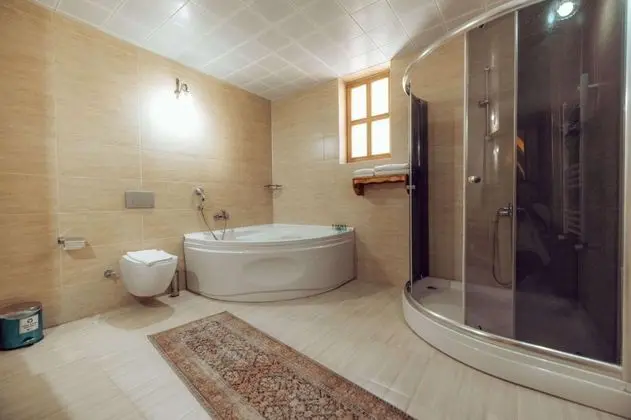 Jakuzili Suit Oda, Havuz veya Bahçe Manzaralı, Jakuzili