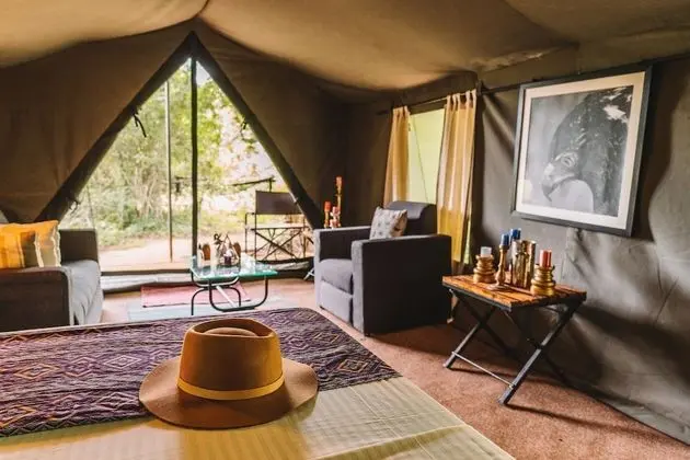 Family Glamping suite bordering Udawalawe with guided safari