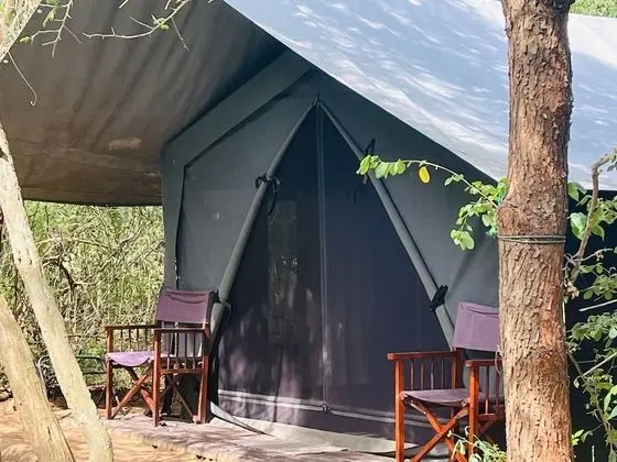 Family glamping suite bordering wilpattu with guided bush walk