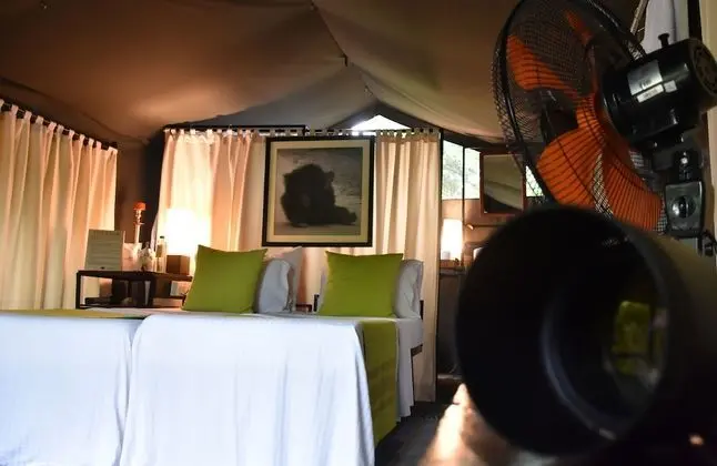 Family glamping suite bordering wilpattu with guided bush walk