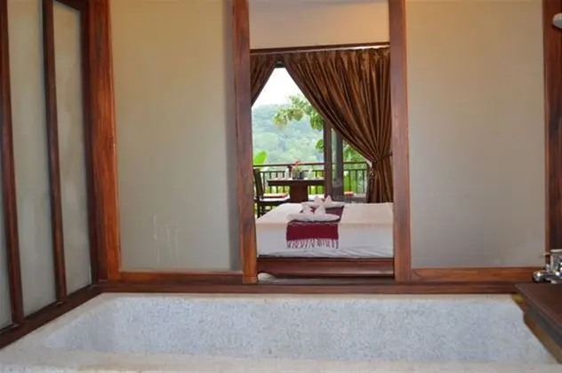Deluxe Mountain Room, River View