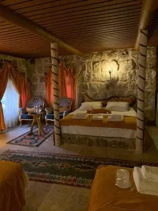 Aile Odası, Bahçe Manzaralı, Şömineli