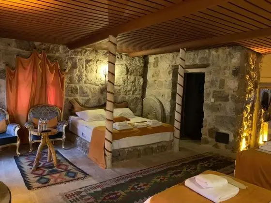 Aile Odası, Bahçe Manzaralı, Şömineli