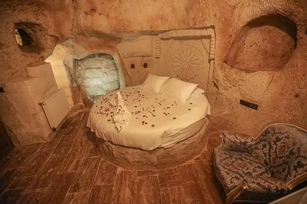Cave Aile Odası, Manzarasız, Hamamlı