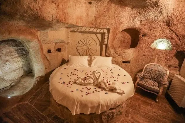 Cave Aile Odası, Manzarasız, Hamamlı