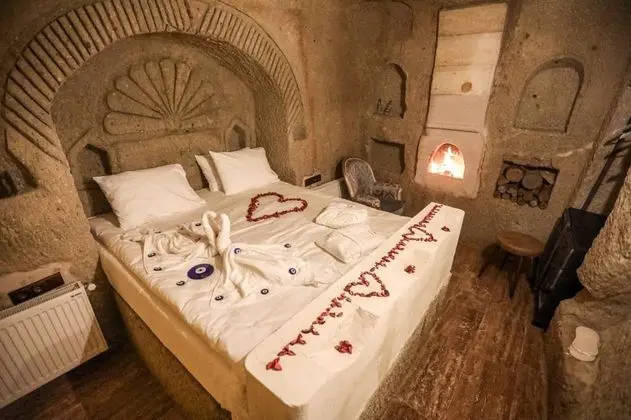 Cave Balayı Odası, Manzarasız, Havuzlu