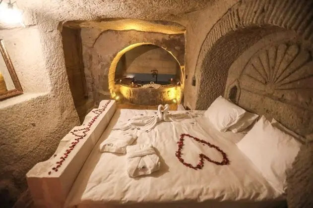 Cave Balayı Odası, Manzarasız, Havuzlu