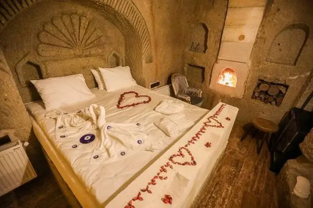Cave Balayı Odası, Manzarasız, Havuzlu