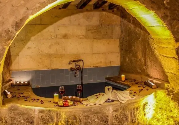 Cave Balayı Odası, Manzarasız, Havuzlu