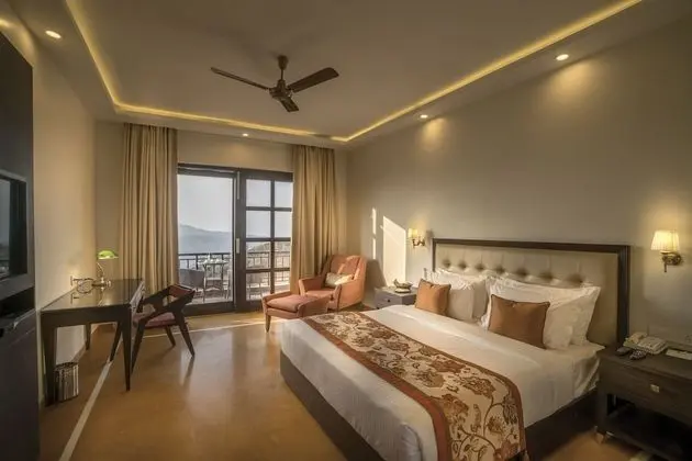 Deluxe Tek Büyük Yataklı Oda