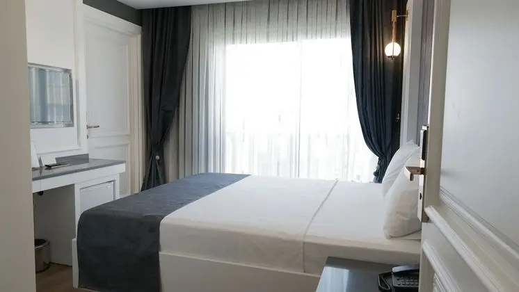 Standard Tek Büyük veya İki Ayrı Yataklı Oda