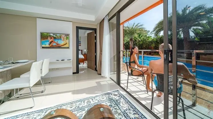 Coconut Suite with Pool Access
