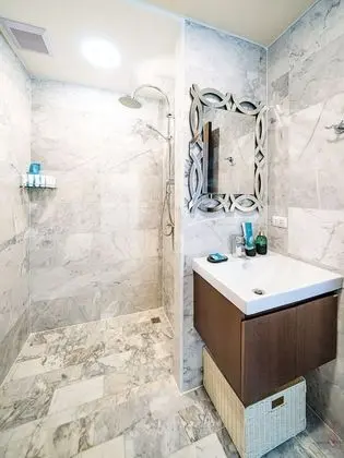 Coconut Suite with Pool Access