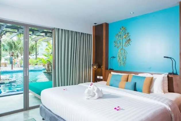 Deluxe Suite with Pool Access Room