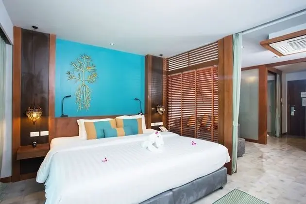 Deluxe Suite with Pool Access Room