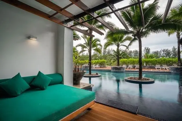Deluxe Suite with Pool Access Room