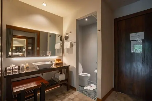 Deluxe Suite with Pool Access Room
