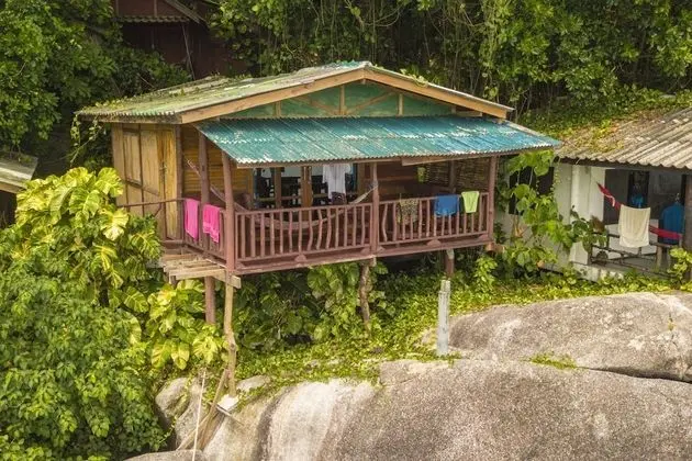Bungalow on the Rocks