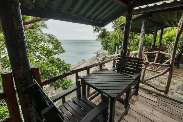 Bungalow on the Rocks