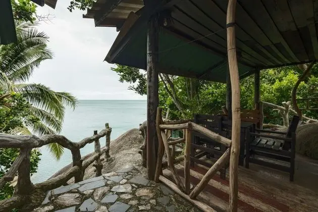 Bungalow on the Rocks