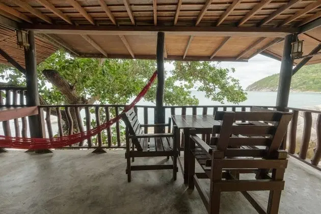 Family Bungalow on the Rocks