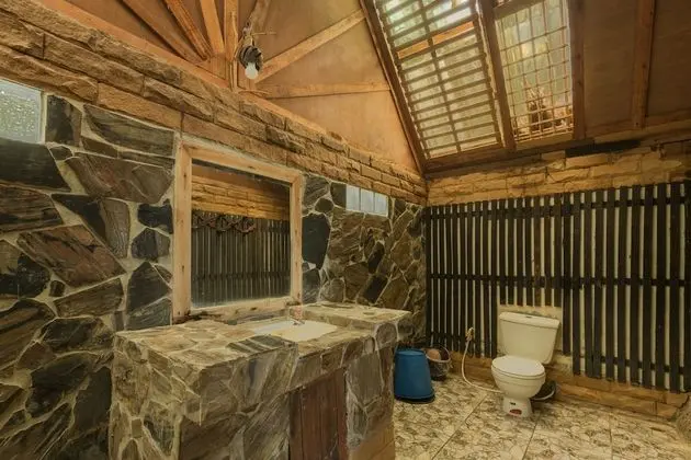 Family Bungalow on the Rocks