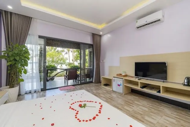 Bungalov, Havuz Manzaralı