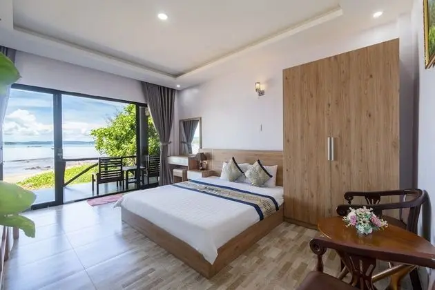 Bungalov, Havuz Manzaralı