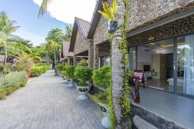 Bungalov, Havuz Manzaralı