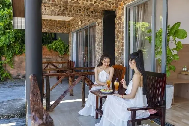 Bungalov, Havuz Manzaralı