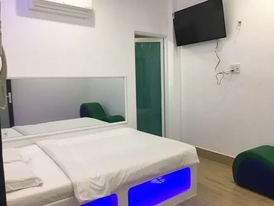 Tek Büyük Yataklı Oda