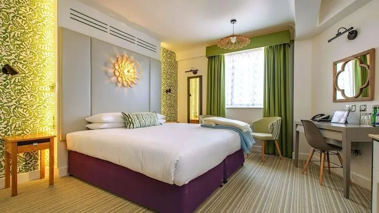 Executive Tek Büyük veya İki Ayrı Yataklı Oda