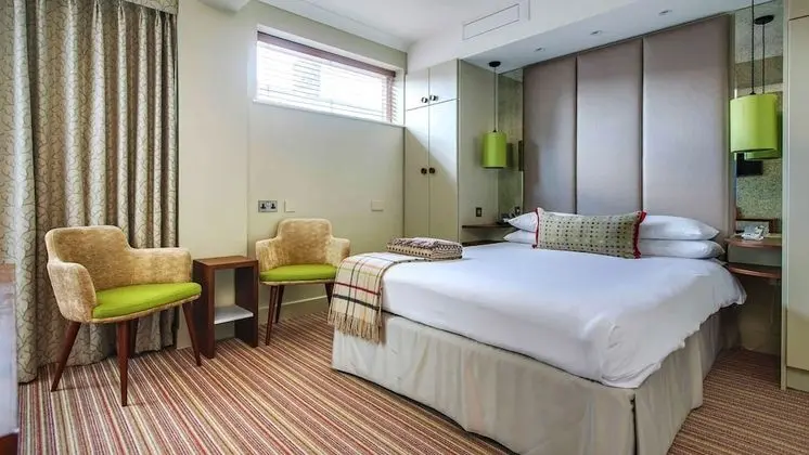 Standard Tek Büyük Yataklı Oda