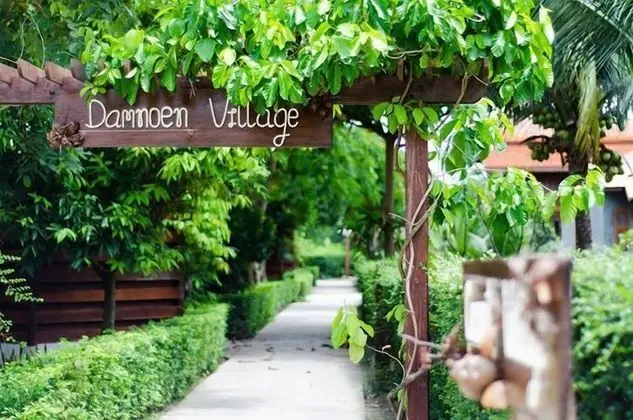 Damnoen Village