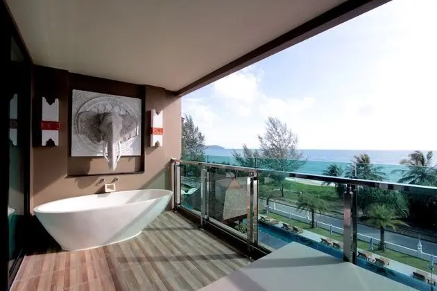 Deluxe Room with Sea View