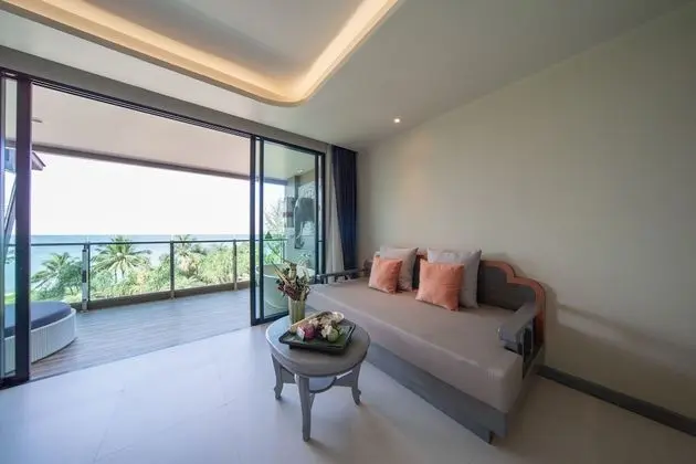 Deluxe Room with Sea View