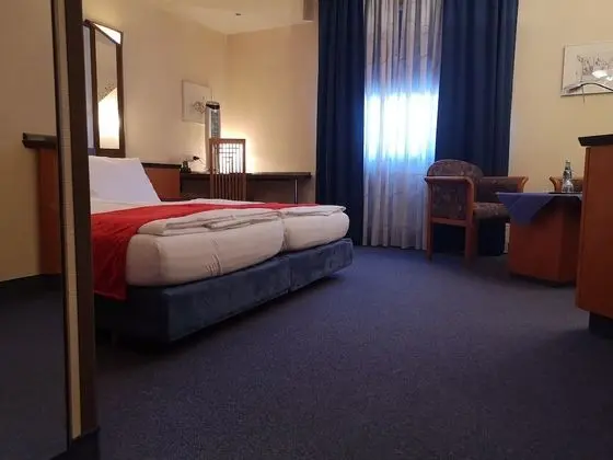 Tek Büyük Yataklı Oda