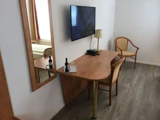 Standard Tek Büyük Yataklı Oda