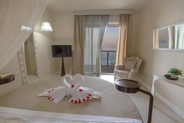 Romantic Tek Büyük Yataklı Oda, Balkon, Deniz Manzaralı