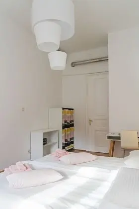 Tek Büyük veya İki Ayrı Yataklı Oda, Şehir Manzaralı