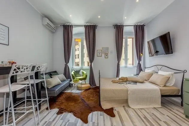 City Stüdyo, 1 Büyük (Queen) Boy Yatak (1)