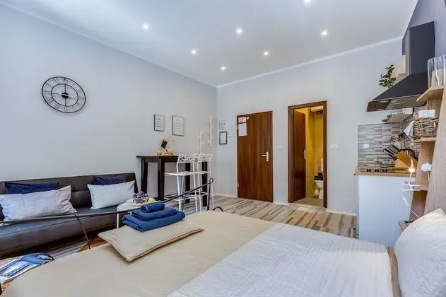 City Stüdyo, 1 Büyük (Queen) Boy Yatak (2)