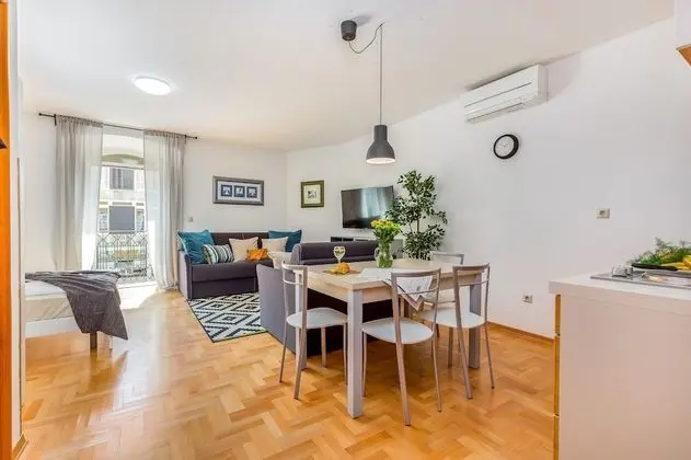 City Stüdyo, Şehir Manzaralı (1)