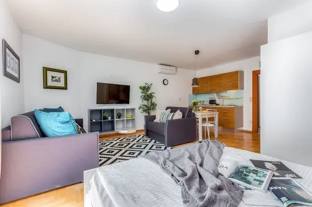 City Stüdyo, Şehir Manzaralı (1)