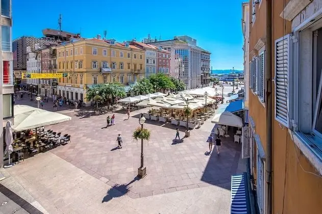 City Stüdyo, Şehir Manzaralı (1)