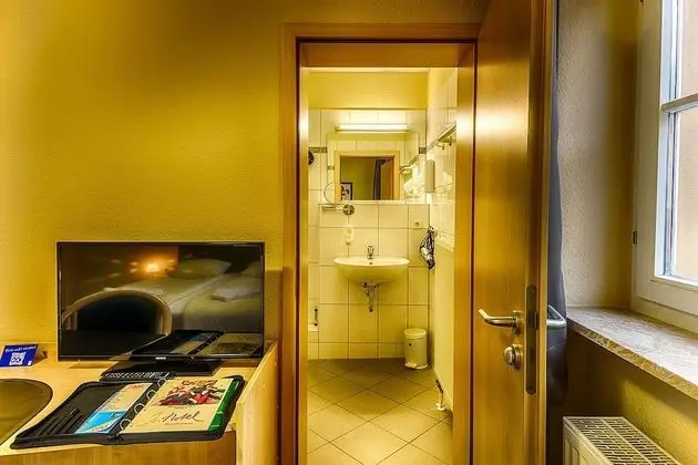 Comfort Tek Büyük Yataklı Oda