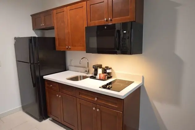 Standard Oda, 2 Büyük (Queen) Boy Yatak, Sigara İçilmez, Küçük Mutfak