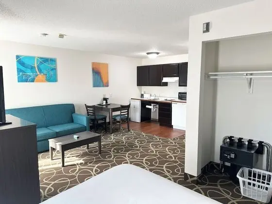 Oda, 1 Büyük (Queen) Boy Yatak, Engellilere Uygun, Sigara İçilmez