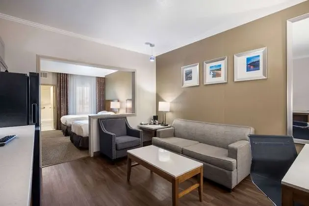 Süit, 2 Çift Kişilik Yatak, Sigara İçilmez, Balkon